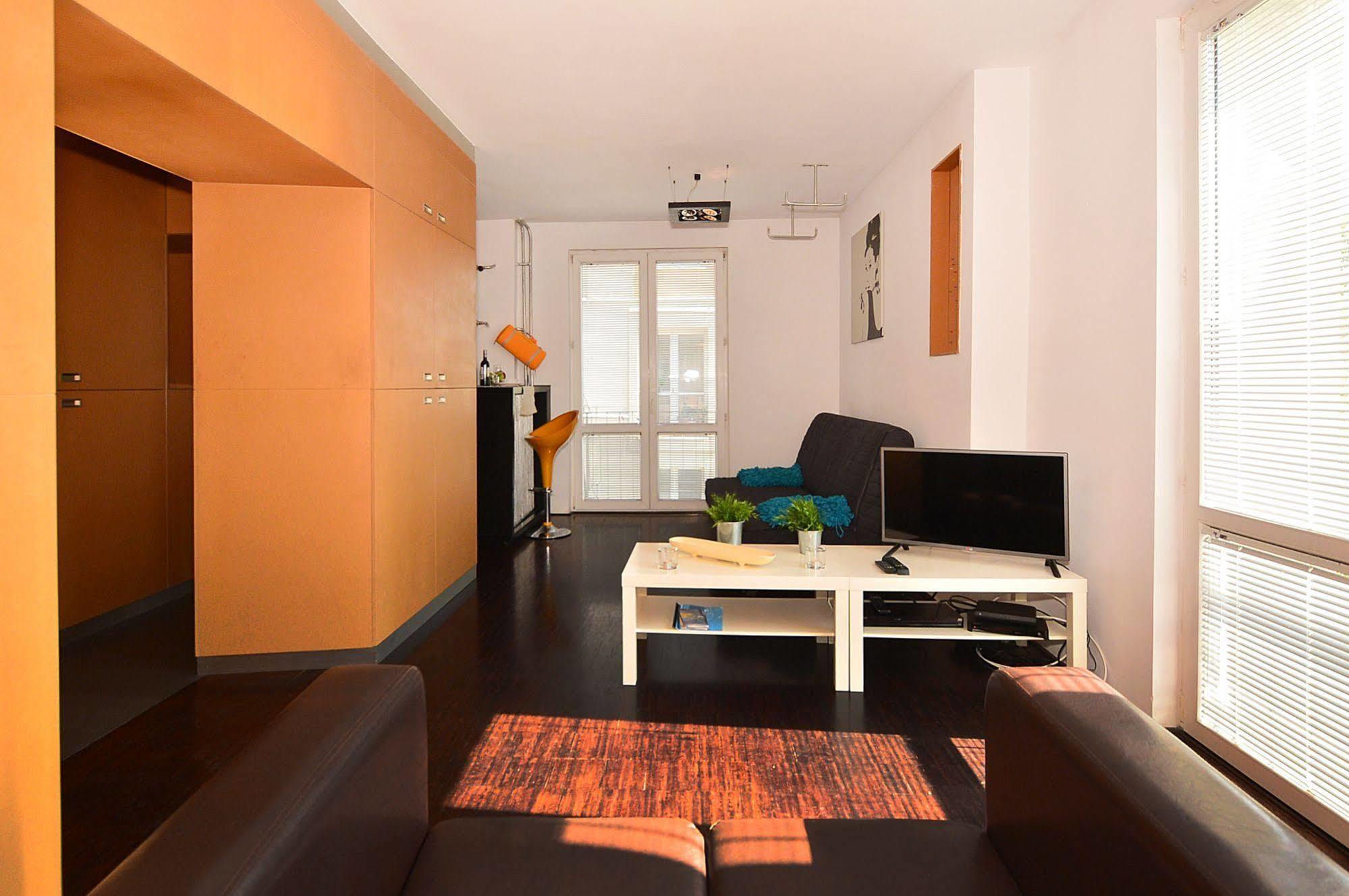 Bizzi Luxdesign Studio - Варшава Экстерьер фото