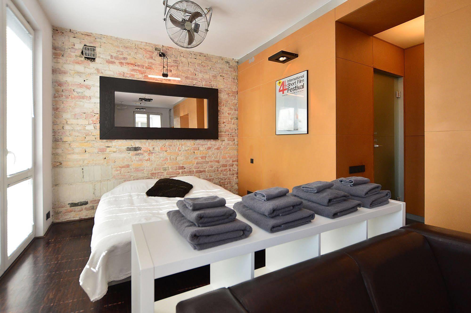 Bizzi Luxdesign Studio - Варшава Экстерьер фото